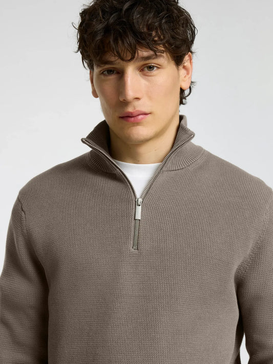 DANE HALFZIP MOREL