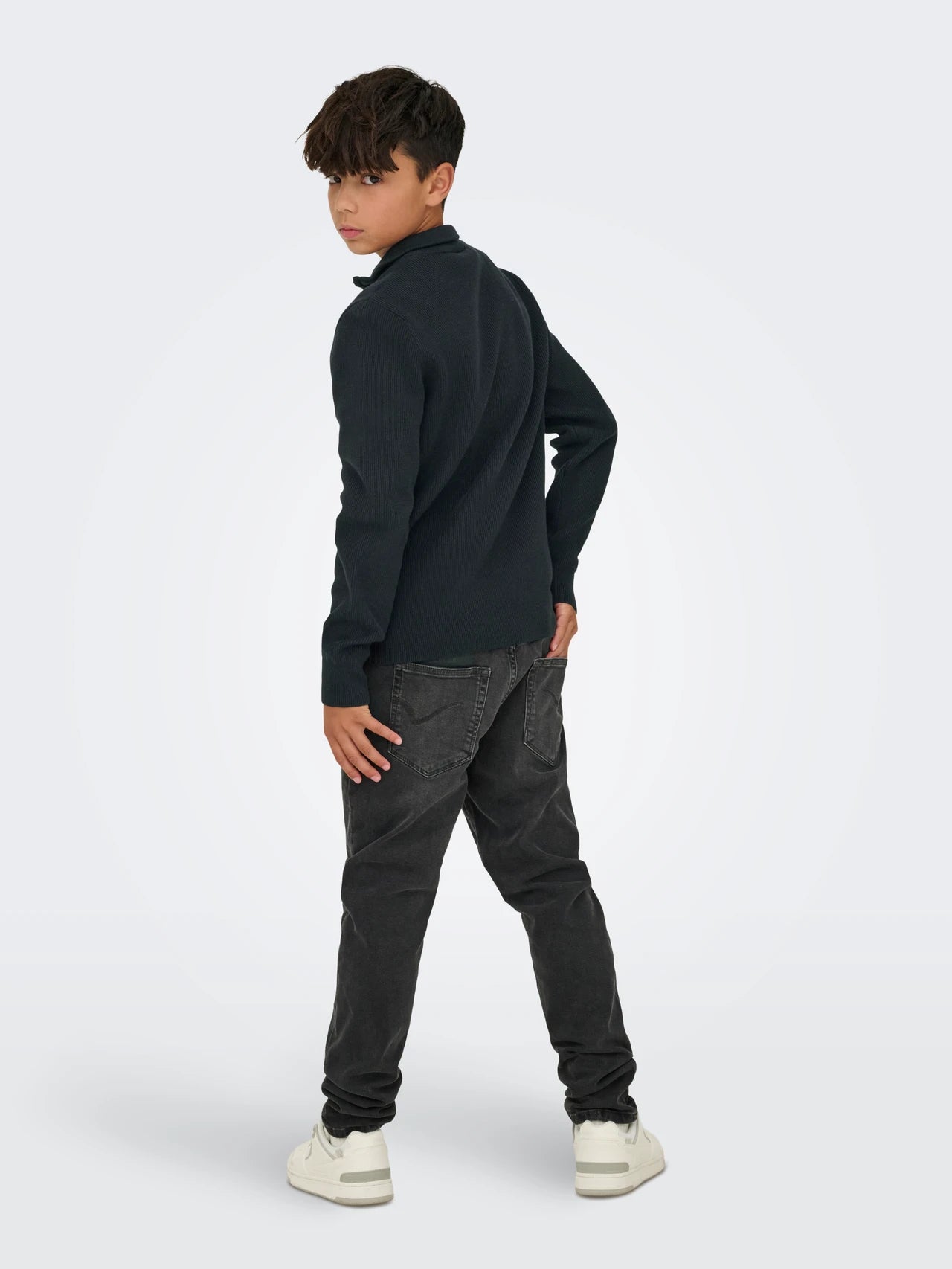 JR PHIL HALFZIP