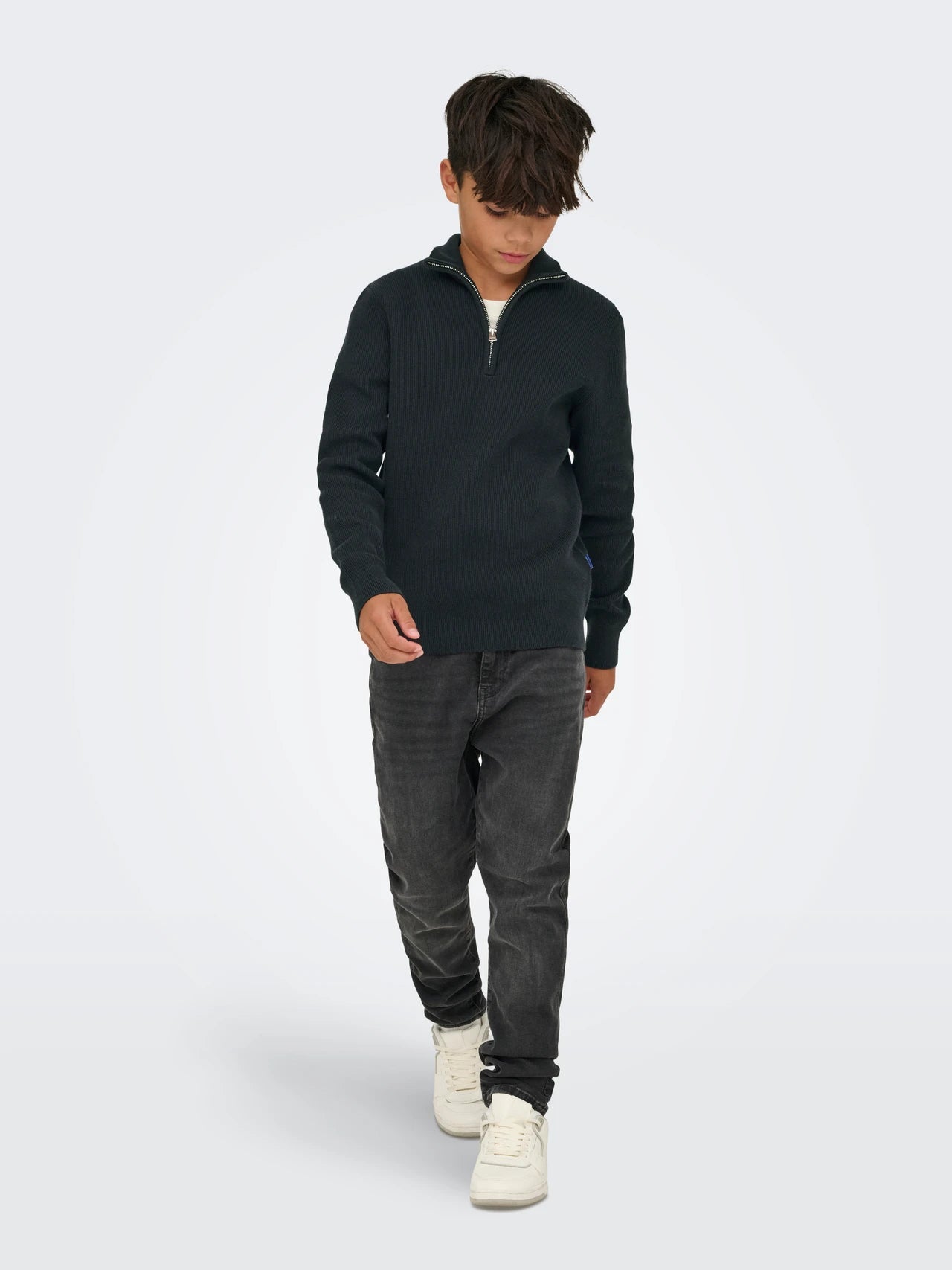 JR PHIL HALFZIP