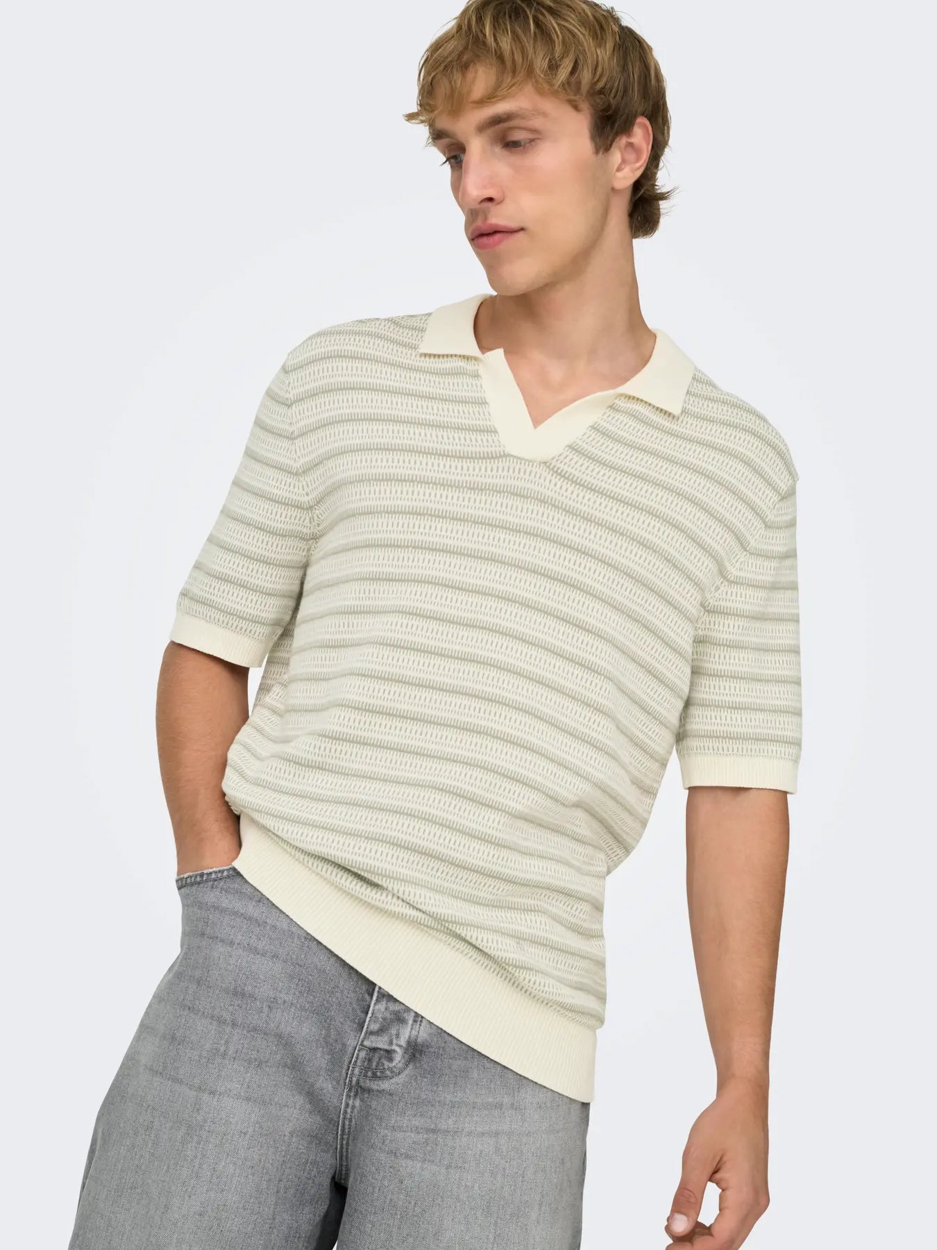 TILO LIFE REG SS SPLIT NECK KNIT